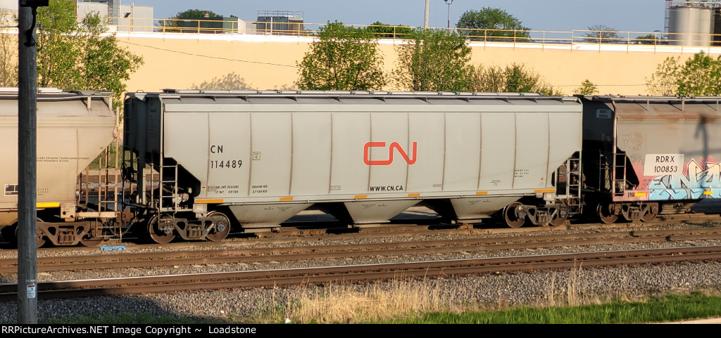 CN 114489